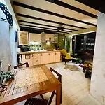 Charming House In Old Town- Private Garden & Bbq *