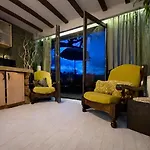 Charming House In Old Town- Private Garden & Bbq *