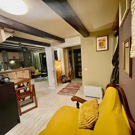 Escape House Old Town & Private Garden *