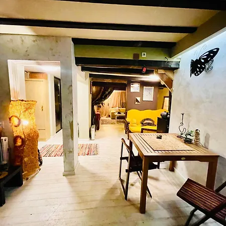 Escape House Old Town & Private Garden
