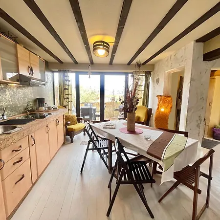 Escape House Old Town & Private Garden *