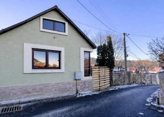 Holiday home Charming House In Old Town- Private Garden & Bbq Brasov