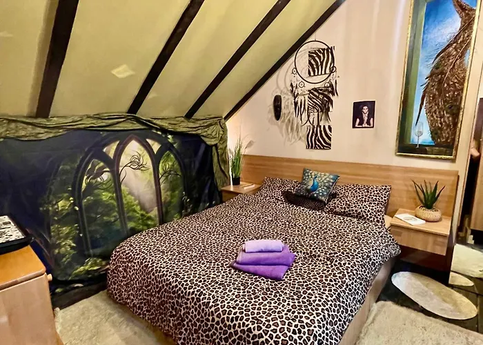 Charming House In Old Town- Private Garden & Bbq *