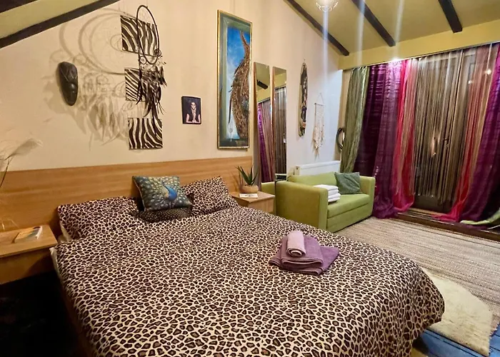 Сasa de vacaciones Charming House In Old Town- Private Garden & Bbq