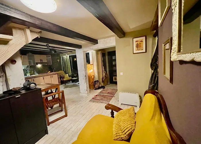 Charming House In Old Town- Private Garden & Bbq *