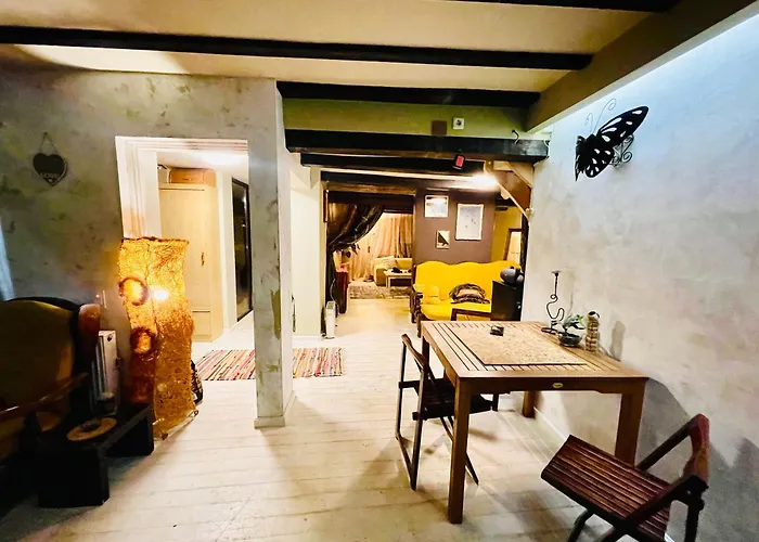 Charming House In Old Town- Private Garden & Bbq