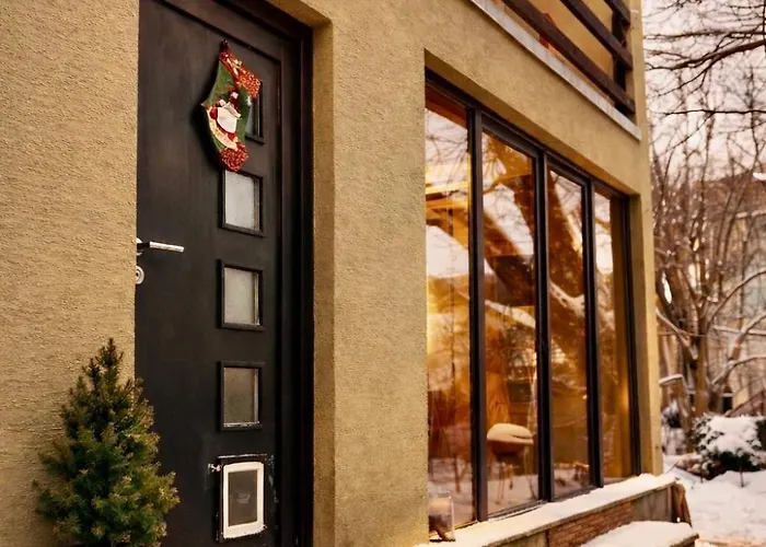 Charming House In Old Town- Private Garden & Bbq