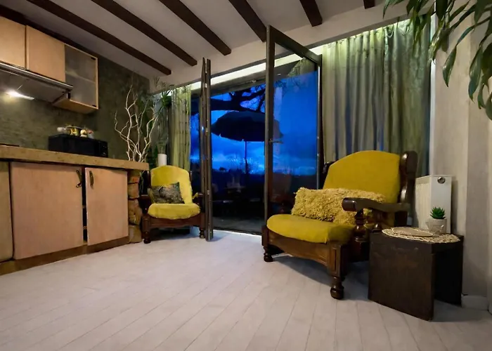 Charming House In Old Town- Private Garden & Bbq *